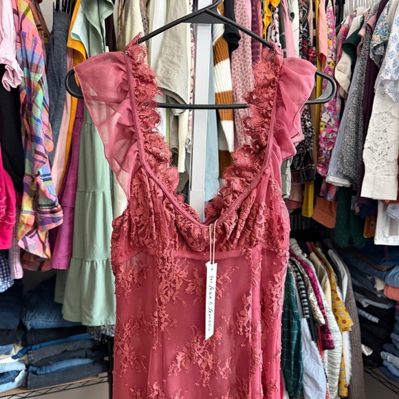 FOR LOVE & LEMONS Holiday Lace Flutter Midi Dress In Mauve Pink Size Small NWT - Picture 7 of 10